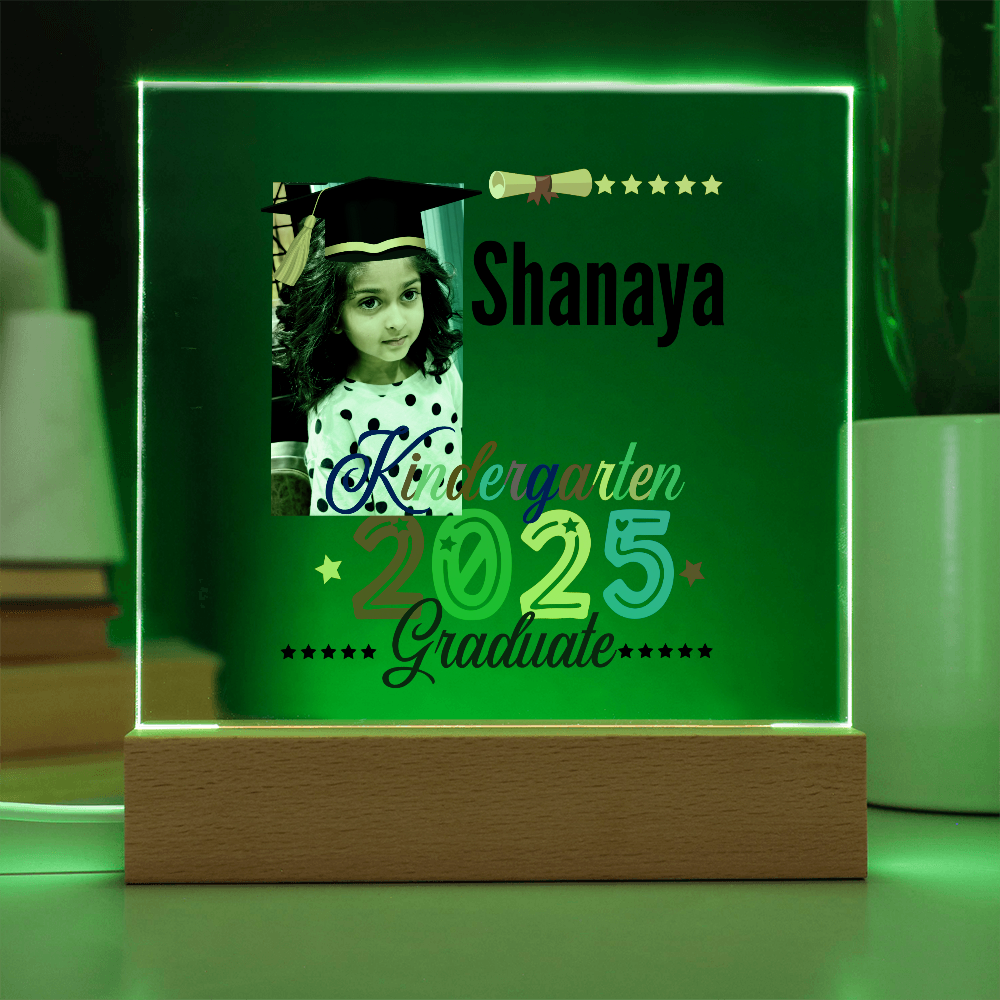 Personalized 2025 kindergarten graduate acrylic plaque. Kindergarten graduate gift, graduate gift