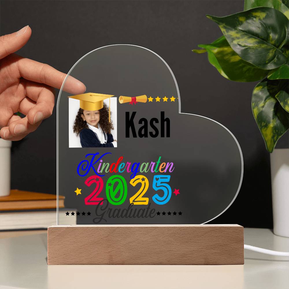 Personalized 2025 kindergarten graduate acrylic heart plaque. Kindergarten graduate gift, graduate gift