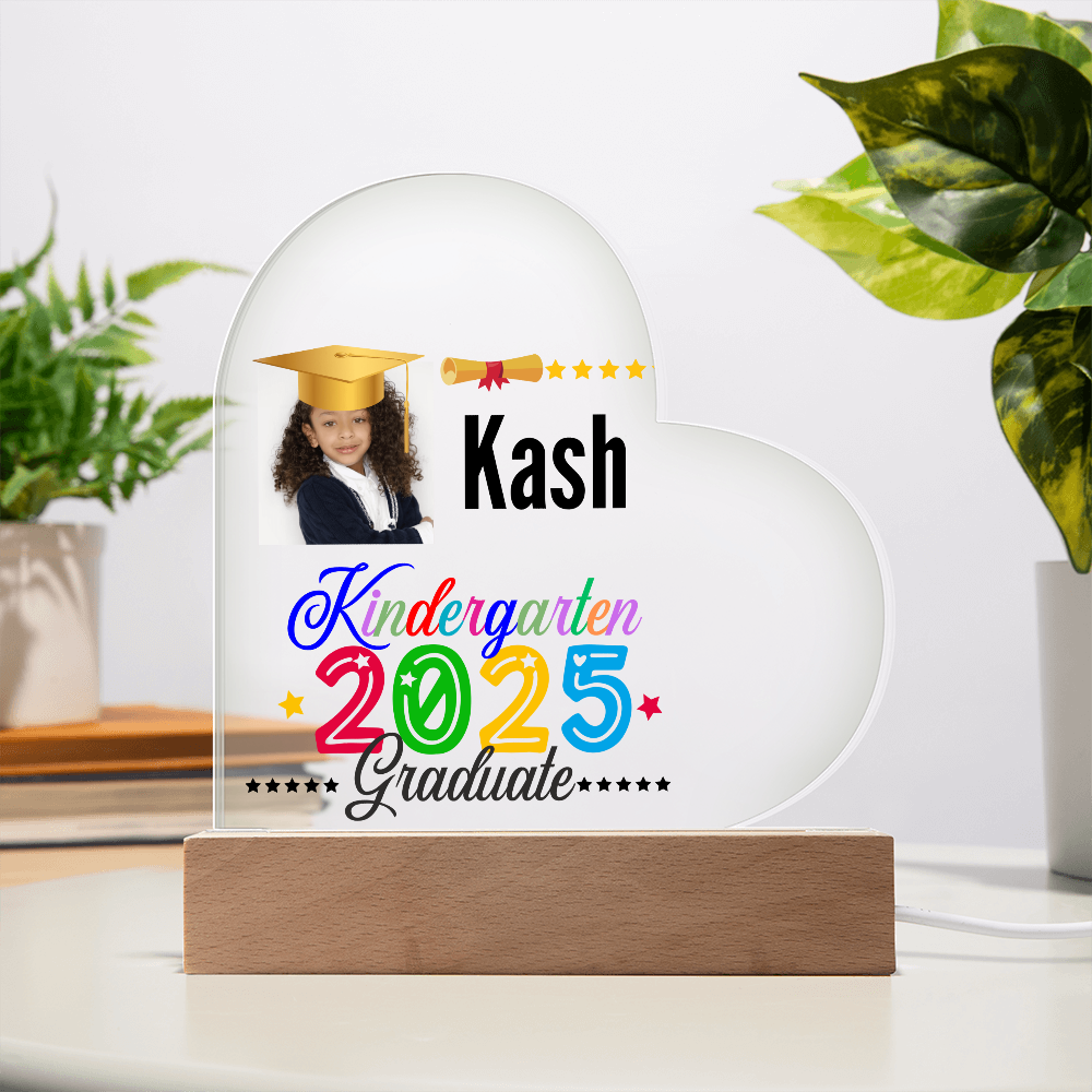 Personalized 2025 kindergarten graduate acrylic heart plaque. Kindergarten graduate gift, graduate gift