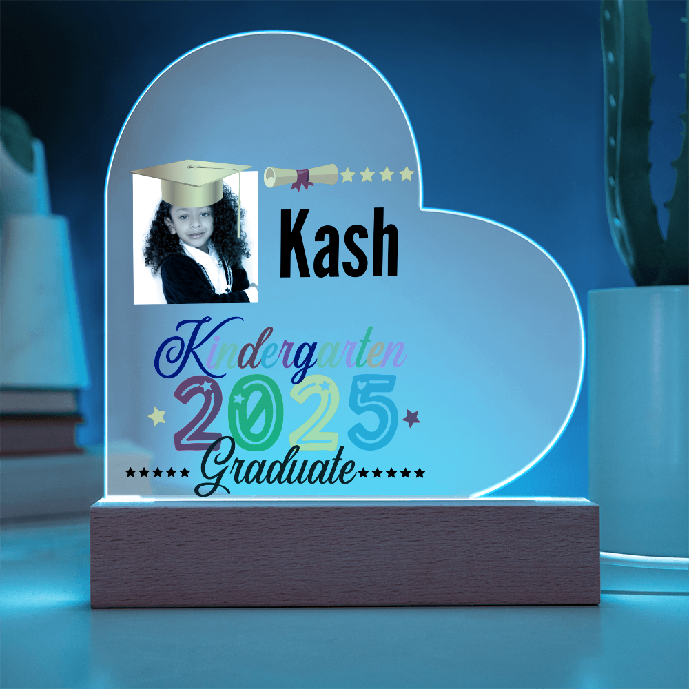 Personalized 2025 kindergarten graduate acrylic heart plaque. Kindergarten graduate gift, graduate gift