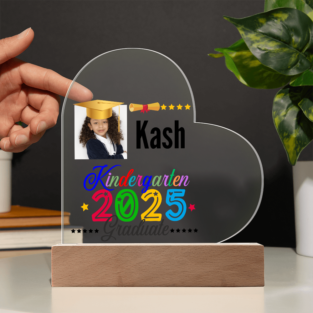 Personalized 2025 kindergarten graduate acrylic heart plaque. Kindergarten graduate gift, graduate gift
