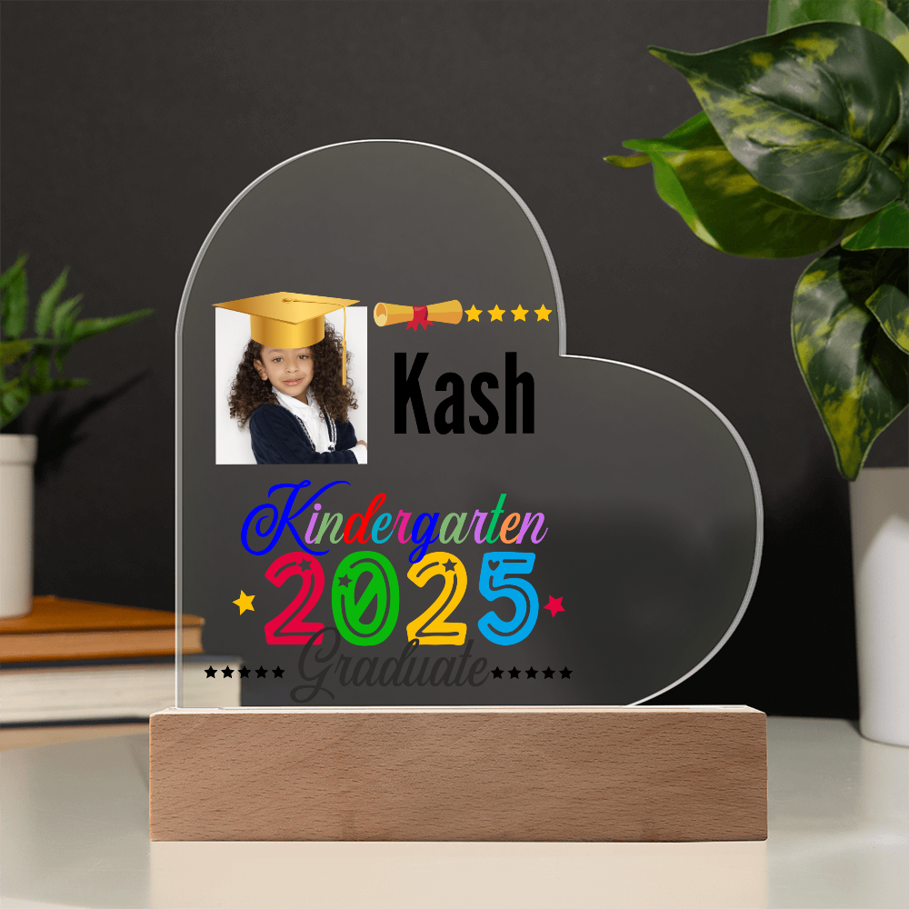 Personalized 2025 kindergarten graduate acrylic heart plaque. Kindergarten graduate gift, graduate gift