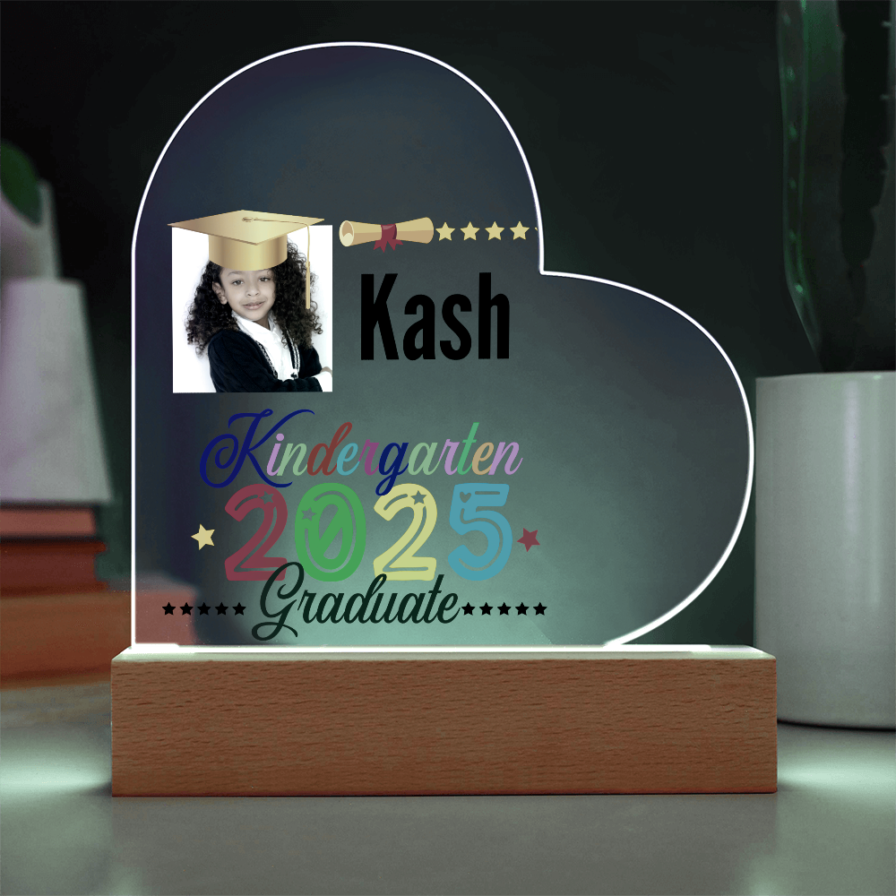 Personalized 2025 kindergarten graduate acrylic heart plaque. Kindergarten graduate gift, graduate gift