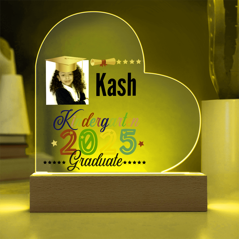 Personalized 2025 kindergarten graduate acrylic heart plaque. Kindergarten graduate gift, graduate gift