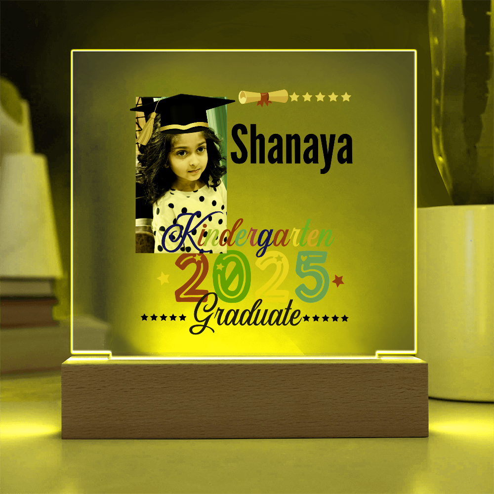 Personalized 2025 kindergarten graduate acrylic plaque. Kindergarten graduate gift, graduate gift