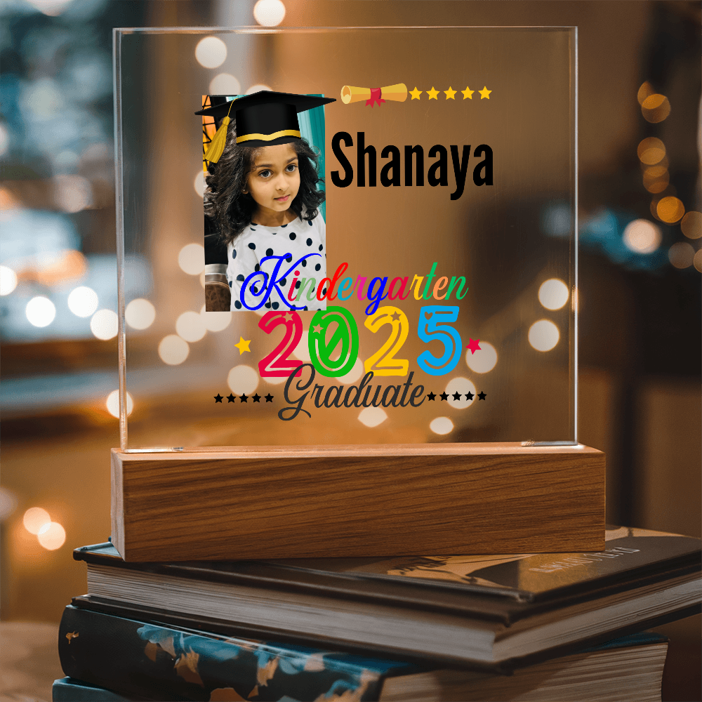 Personalized 2025 kindergarten graduate acrylic plaque. Kindergarten graduate gift, graduate gift