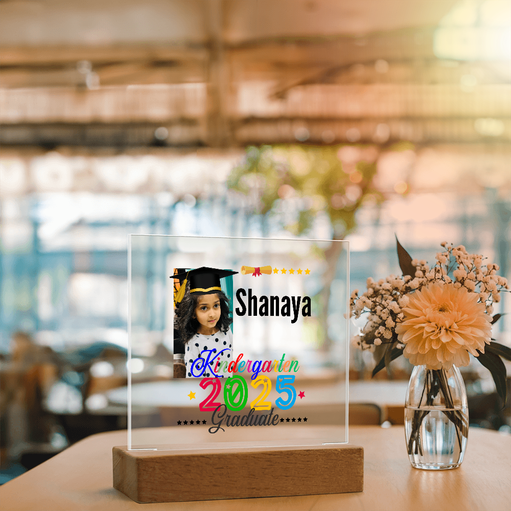 Personalized 2025 kindergarten graduate acrylic plaque. Kindergarten graduate gift, graduate gift